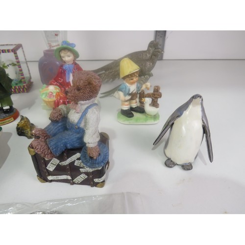 261 - TRAY OF MISCELLANEOUS ROYAL DOULTON LINDA, SET OF THREE WHITE METAL PHEASANTS, BUGS BUNNY ICE-CREAM ... 