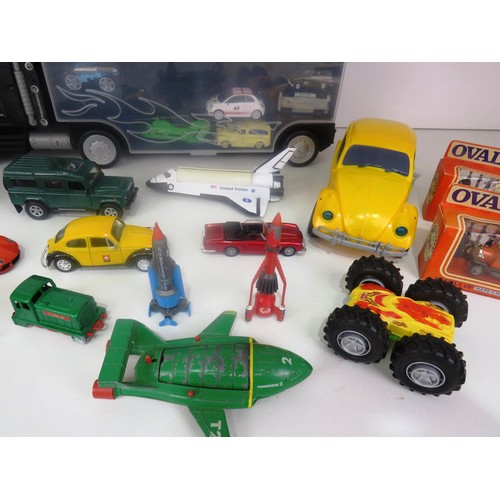 113 - LOT OF CARS INCLUDING TRANSFORMER, DINKY, LESNEY ETC