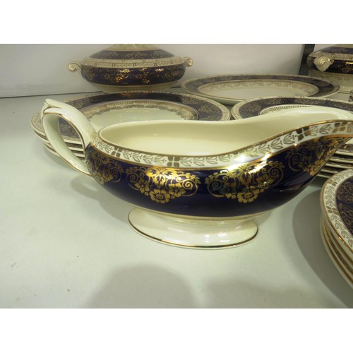 301 - 38 PIECE ROYAL DUCAL DINNER SERVICE