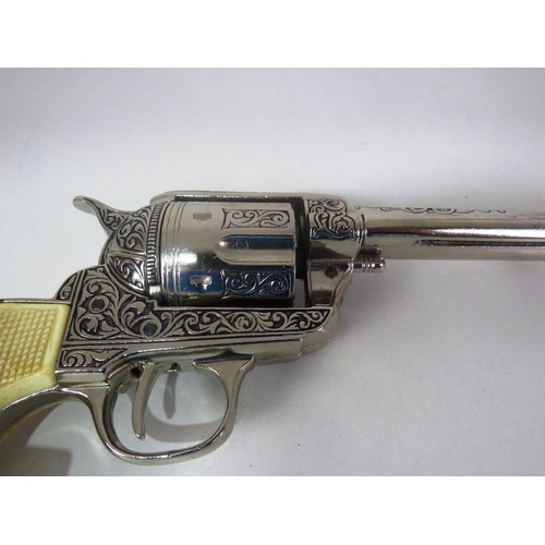 135 - REPRODUCTION - HEAVY DIECAST REVOLVER