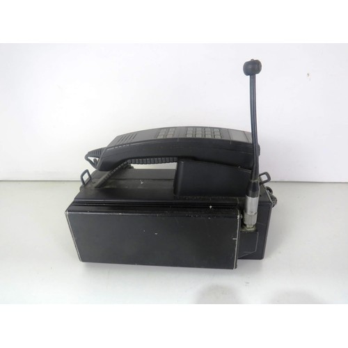 140 - 1980 CAR MOTOROLLA PHONE