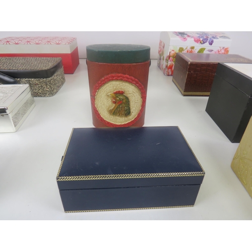 150 - SELECTION OF JEWLLERY BOXES INCLUDES GUCCI, MUSICAL, WOODEN ETC