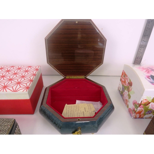 150 - SELECTION OF JEWLLERY BOXES INCLUDES GUCCI, MUSICAL, WOODEN ETC