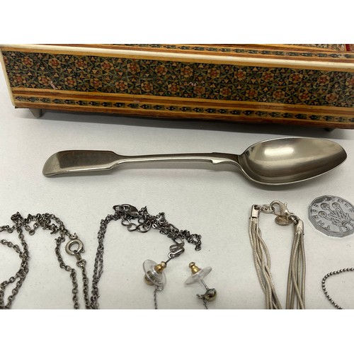 189 - GOOD QUALITY PERSIAN MADE JEWELLERY BOX INCLUDING SOME SILVER ITEMS PLUS OTHERS