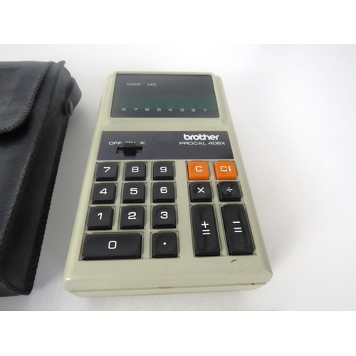 252 - BROTHER PROCAL 408 x RARE VINTAGE CALCULATOR COMPLETE WITH INSTRUCTIONS AC ADAPTER AND CASE IN VERY ... 