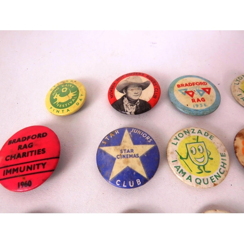 277 - COLLECTION OF ASSORTED OLD BADGES AND ROYAL SALFORD HOSPITAL MEDAL- INCLUDES WILIS WOODBINE, ENAMEL,... 