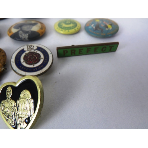 277 - COLLECTION OF ASSORTED OLD BADGES AND ROYAL SALFORD HOSPITAL MEDAL- INCLUDES WILIS WOODBINE, ENAMEL,... 