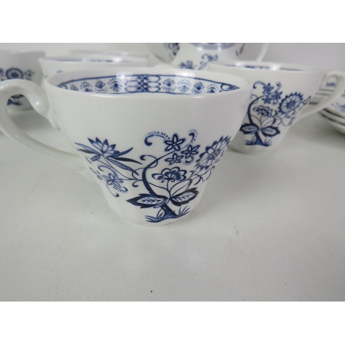 278 - 15 x PIECE TEASET J+G MEAKIN CLASSIC WHITE/BLUE NORDIC TEAPOT, MILK JUG, SUGAR BOWL, CUPS AND SAUCER... 