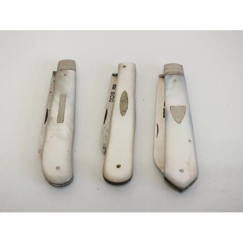 287 - 3 x STERLING SILVER AND MOTHER OF PEARL FRUIT KNIVES