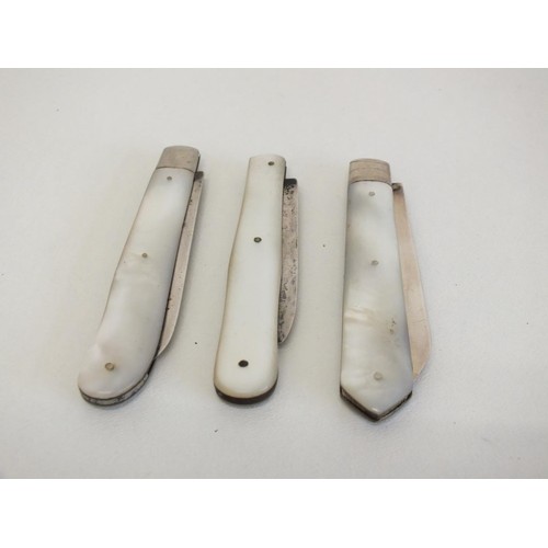 287 - 3 x STERLING SILVER AND MOTHER OF PEARL FRUIT KNIVES