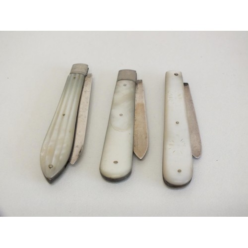 288 - 3 x STERLING SILVER AND MOTHER OF PEARL FRUIT KNIVES