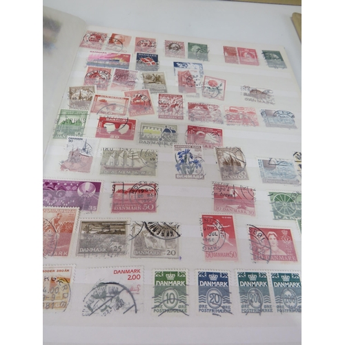 324 - GLORY BOX OF STAMPS INCLUDING STAMP STOCK BOOKS, STAMPS 1977 JUBILEE, LOOSE STAMPS, FIRST DAY COVERS... 