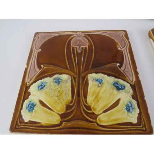 345 - TWO TRAYS OF COLLECTABLES CERAMICS INCLUDES ART NOUVEAU TILES, ANDY PANDY, CUP AND BOWL, ROYAL DOULT... 