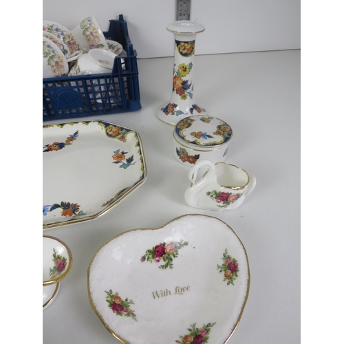 346 - SELECTION OF CERAMICS INCLUDES PARAGON PART TEA SET, LOSOLWARE AND ROYAL ALBERT COUNTRY ROSES