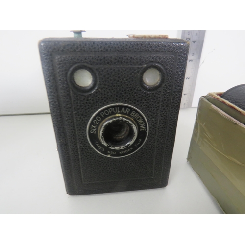 352 - CAMERAS AND ACCESSORIES INCLUDES CHINON CEII MEMOTRON, SOHO MODEL B BAKELITE ETC