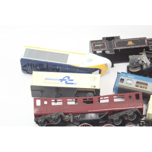 405 - Job Lot Vintage OO Gauge SPARE/REPAIR Inc Locos, Carriages & Stock