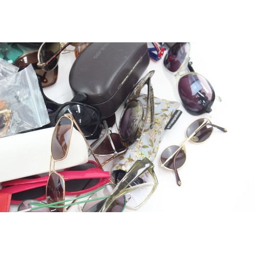 414 - 50 x Assorted SUNGLASSES Inc Salvatore Ferragamo, Moschino, Michael Kors etc