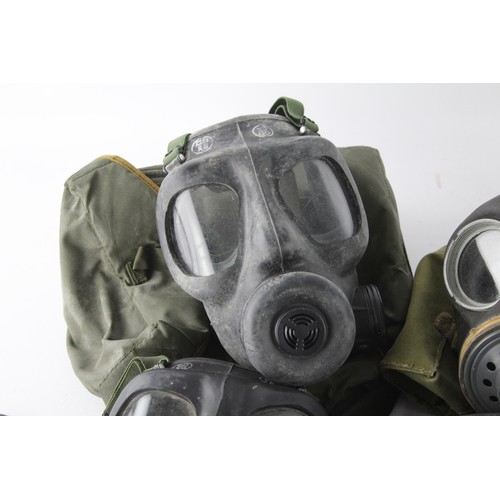 426 - 7 x Vintage Gas Masks