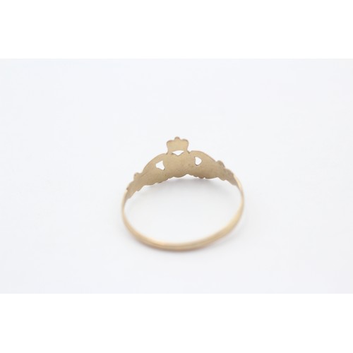 460 - 9ct Gold Vintage Claddagh Statement Ring (0.9g) - Size Q