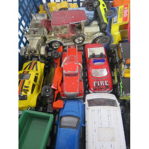 224 - TRAY OF DIECAST INCLUDES CORGI, MATCHBOX etc