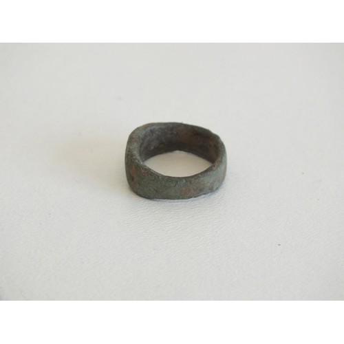 220 - ROMAN BRONZE RING (METAL DETECTING FIND) WITH RING BOX