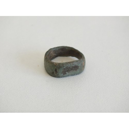 220 - ROMAN BRONZE RING (METAL DETECTING FIND) WITH RING BOX