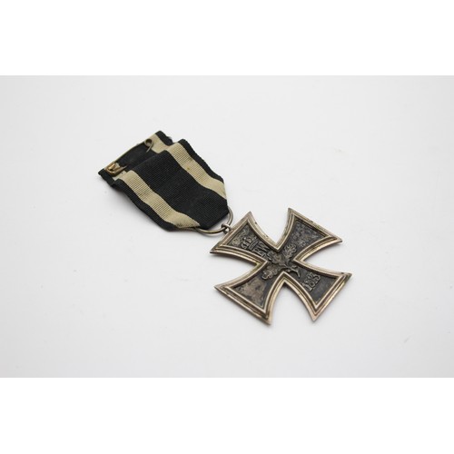 521 - WW1 German Iron Cross 2nd Class & Original Ribbon