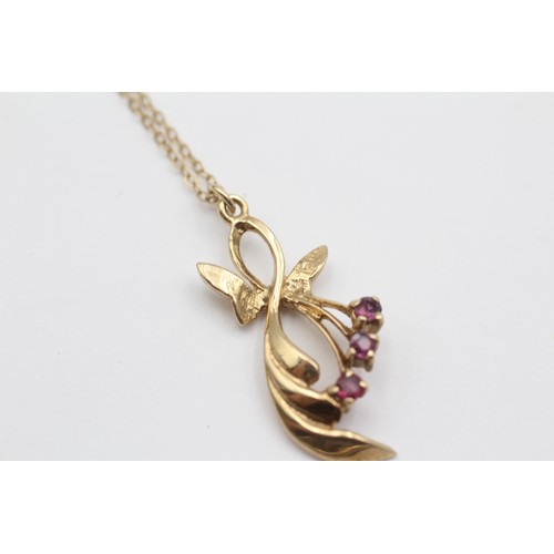 529 - 9ct Gold Ruby Leafy Journey Ruby Pendant Necklace (2.7g)