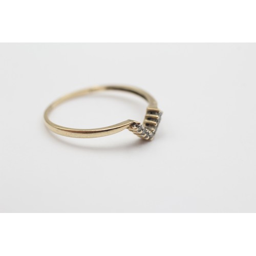 532 - 9ct Gold Diamond V Paved Wishbone Stacking Ring (1.1g) - Size U