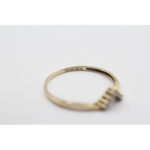 532 - 9ct Gold Diamond V Paved Wishbone Stacking Ring (1.1g) - Size U