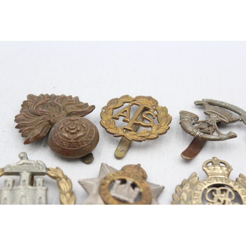 572 - 10 x Military Cap Badges Inc Dorsetshire, Hampshire, Prince Alberts