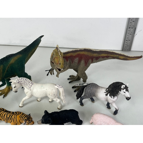 398 - 11x SCHLEICH DINOSAURS AND ANIMALS - SOME WITH TAGS