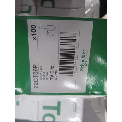 607 - OVER 600 PACKS OF CABLE CLIPS 6-7MM