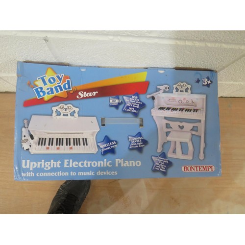 609 - TOY BAND STAR ELECTRIC PIANO - NEW