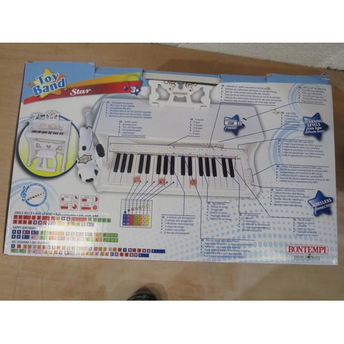 609 - TOY BAND STAR ELECTRIC PIANO - NEW