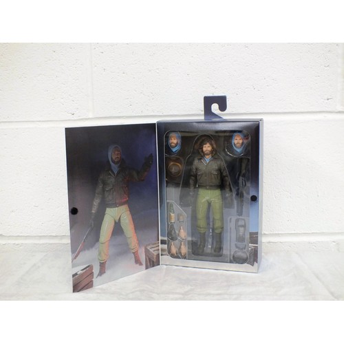 13 - NECA - THE THING MACREADY (OUTPOST 31) ULTIMATE 7