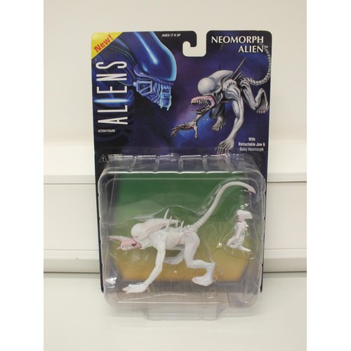 10 - NECA ALIENS NEOMORPH ALIEN - BOXED AS NEW