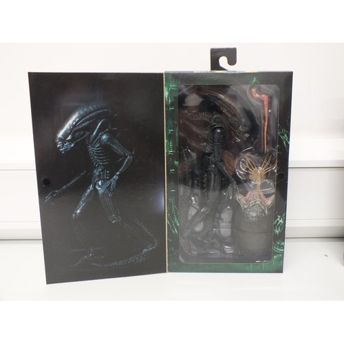 28 - NECA ALIEN “BIG CHAP” ULTIMATE EDITION - BOXED AS NEW