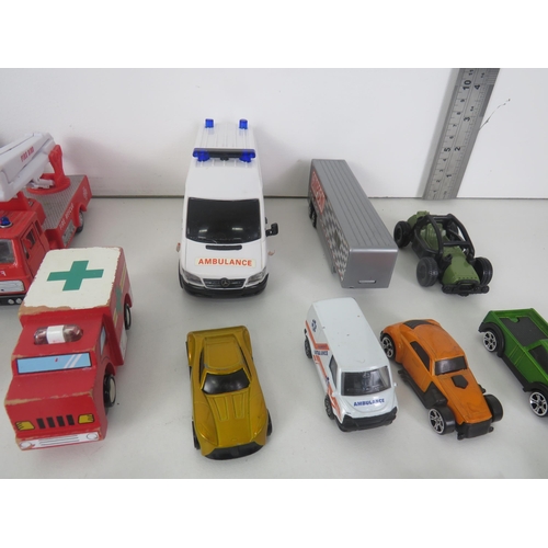 203 - A QUANTITY OF TOY VEHICLES INCLUDING 