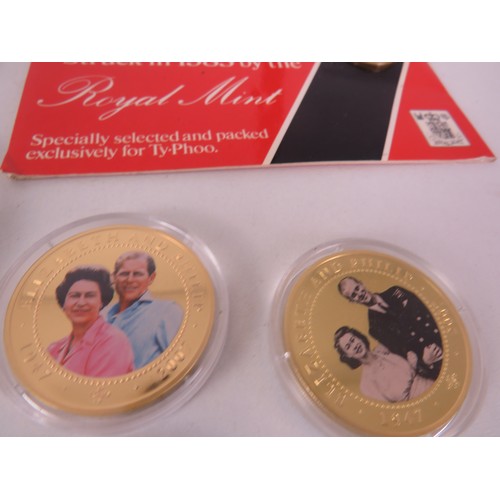 61 - 20 x COLLECTORS COINS INCLUDES COMMEMORATIVE, COIN COVERS 1983 UNCIRCULATED £1 COIN AND GOLD PLATED