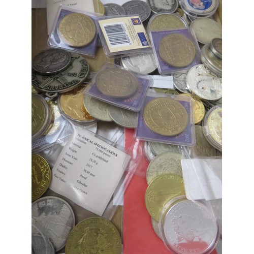 64 - JOBLOT OF COLLECTORS COINS INCLUDES COMMEMORATIVE, GOLD PLATED, PROOF COINS, CHINESE COINS ETC