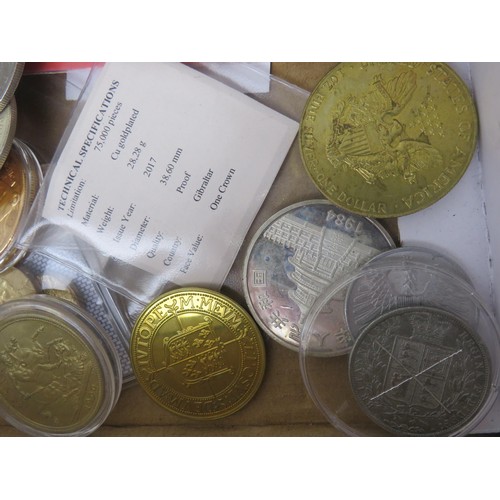 64 - JOBLOT OF COLLECTORS COINS INCLUDES COMMEMORATIVE, GOLD PLATED, PROOF COINS, CHINESE COINS ETC