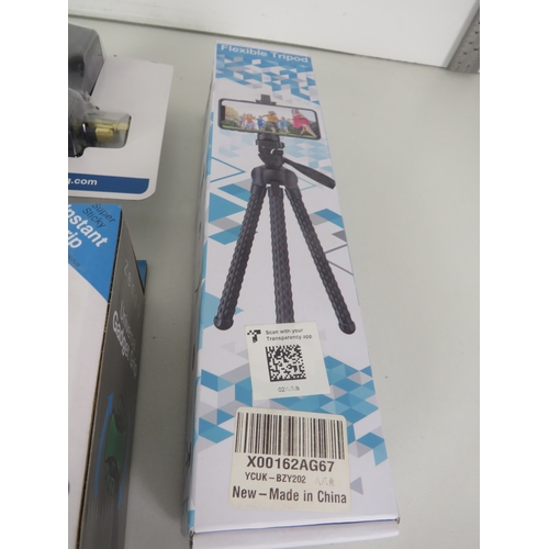 303 - JOBLOT OF MISCELLANEOUS APPLIANCE GADGETS INCLUDING A NEW IN BOX FLEXIBLE MOBILE PHONE TRIPOD, NEW I... 