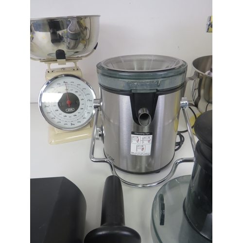 312 - KITCHEN AID MIXER, AGA KITCHEN SCALES AND A JUICER