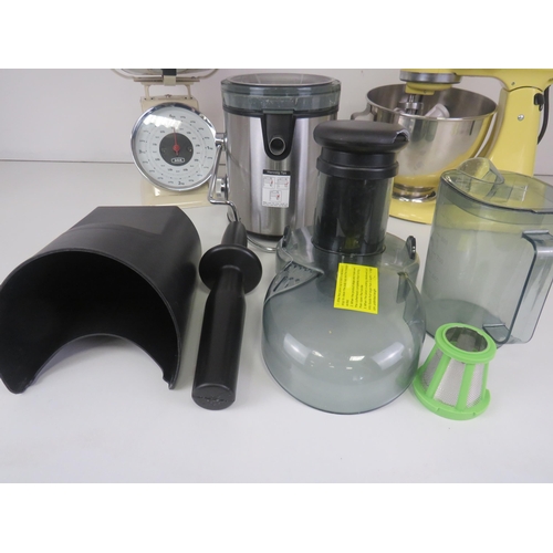 312 - KITCHEN AID MIXER, AGA KITCHEN SCALES AND A JUICER