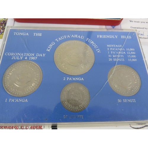 58 - COIN COVERS AND COLLECTION INCLUDES POUND INGOTS, JAMES BOND STAMPS, COINAGE OF GREAT BRITAIN etc