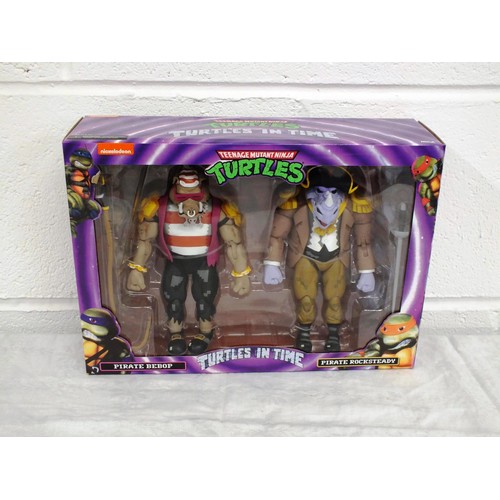 25 - NECA TEENAGE MUTANT NINJA TURTLES IN TIME 2-PACK 7