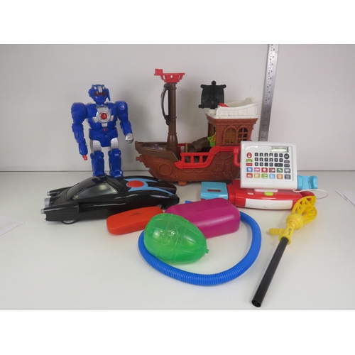 319 - CHILDRENS TOYS INCLUDING FISHER PRICE, THE INCREDIBLES ETC