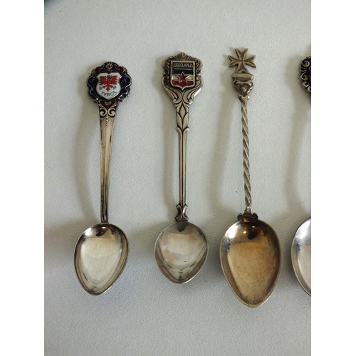 87 - 9 x CONTINTENTAL SILVER SPOONS