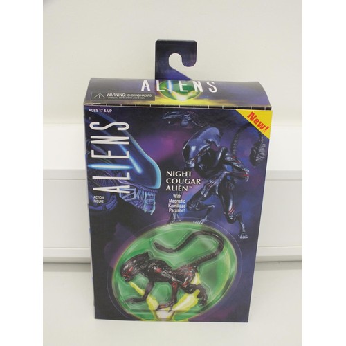 9 - NECA ALIENS - NIGHT COUGAR ALIEN BOXED AS NEW